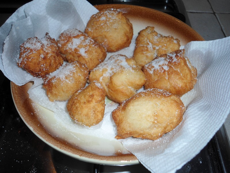 Frittelle con zucchero — ricetta fatta in casa
