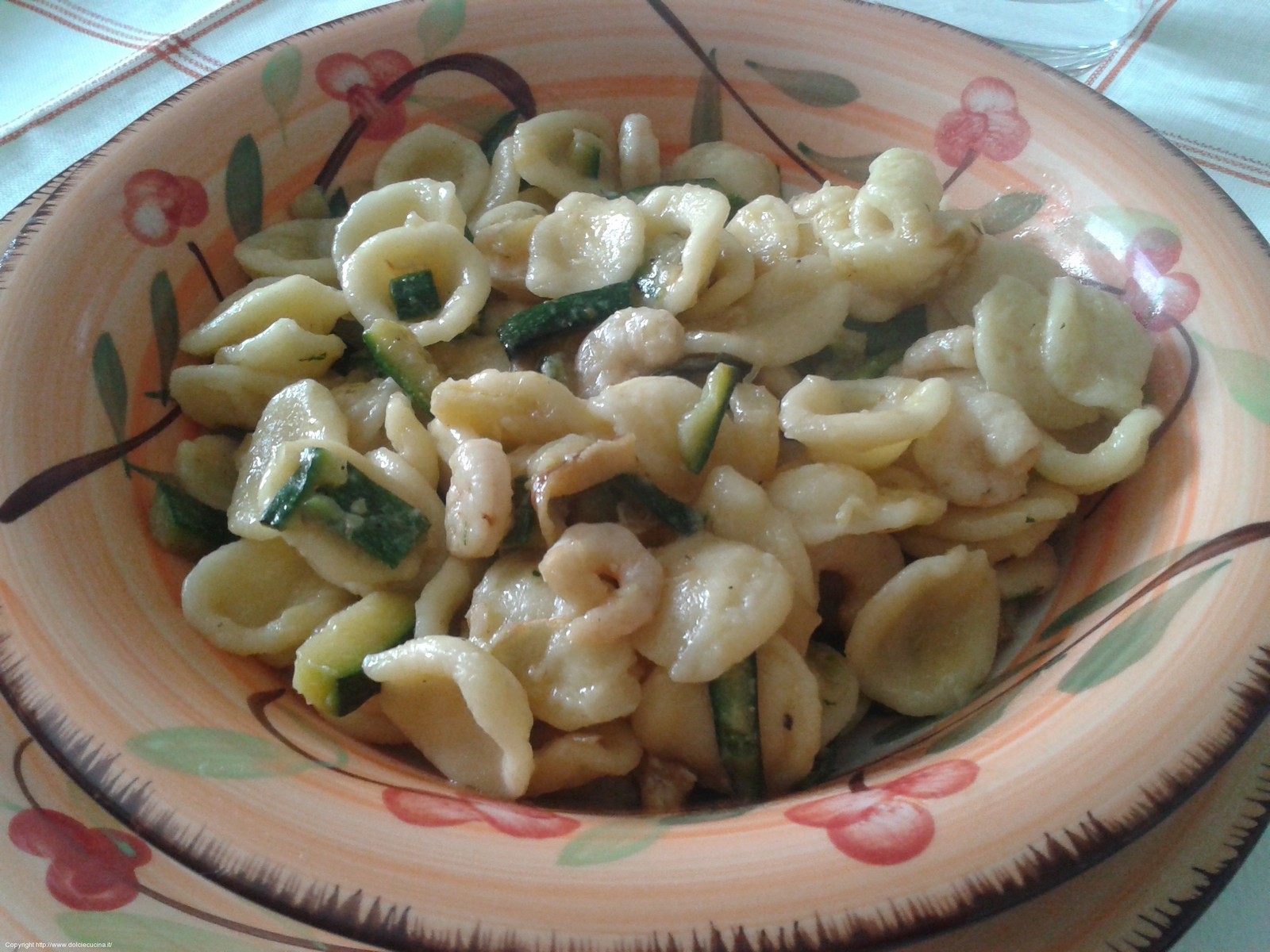 Orecchiette con Gamberetti e Zucchine — ricetta fatta in casa