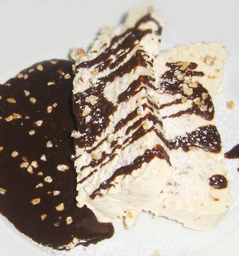 Semifreddo alle mandorle — ricetta fatta in casa